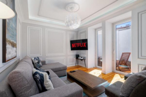 WHome | Great Location & Large Family Apartment w/Patio